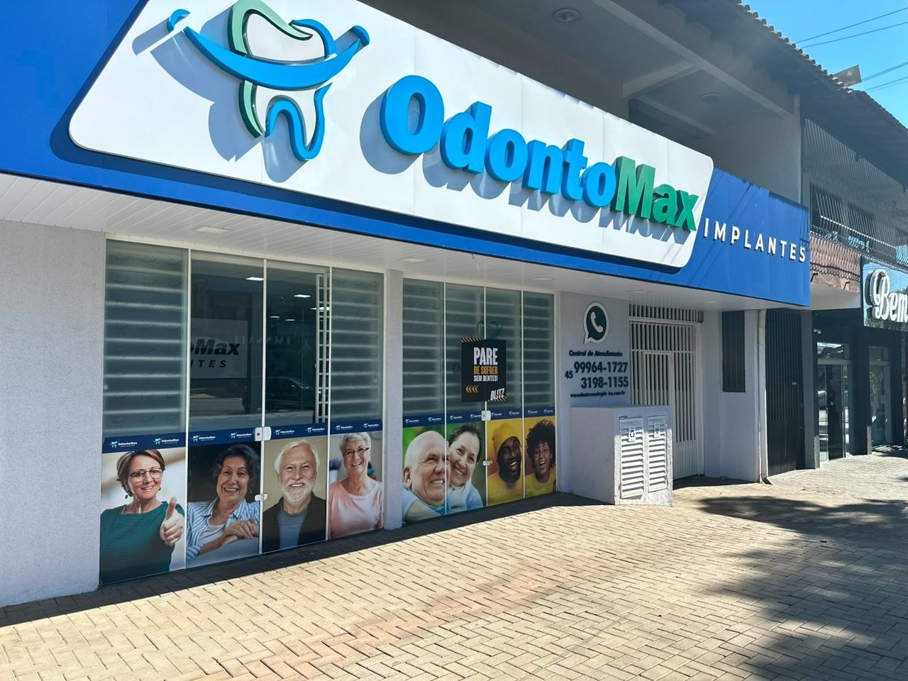 Fachada de uma unidade da OdontoMax Implantes 3
