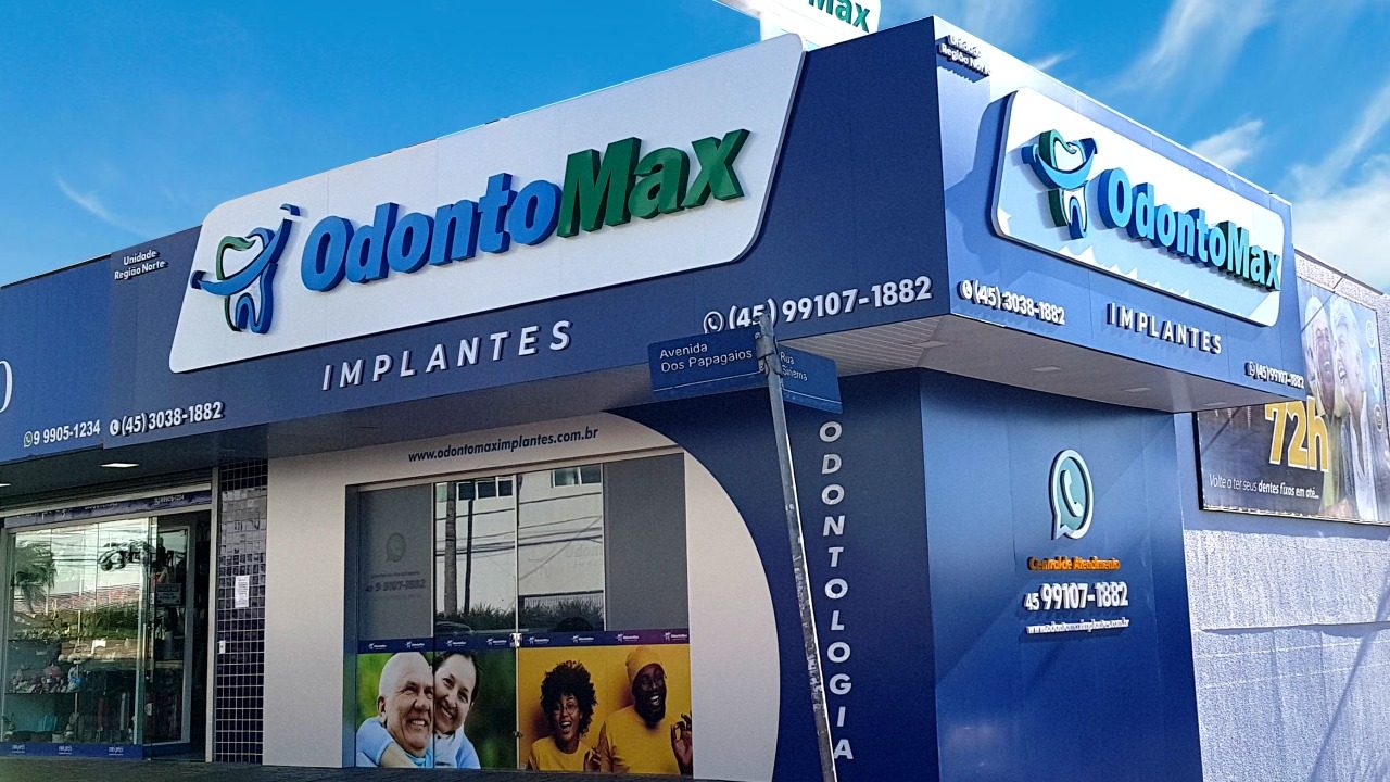 Fachada de uma unidade da OdontoMax Implantes 14