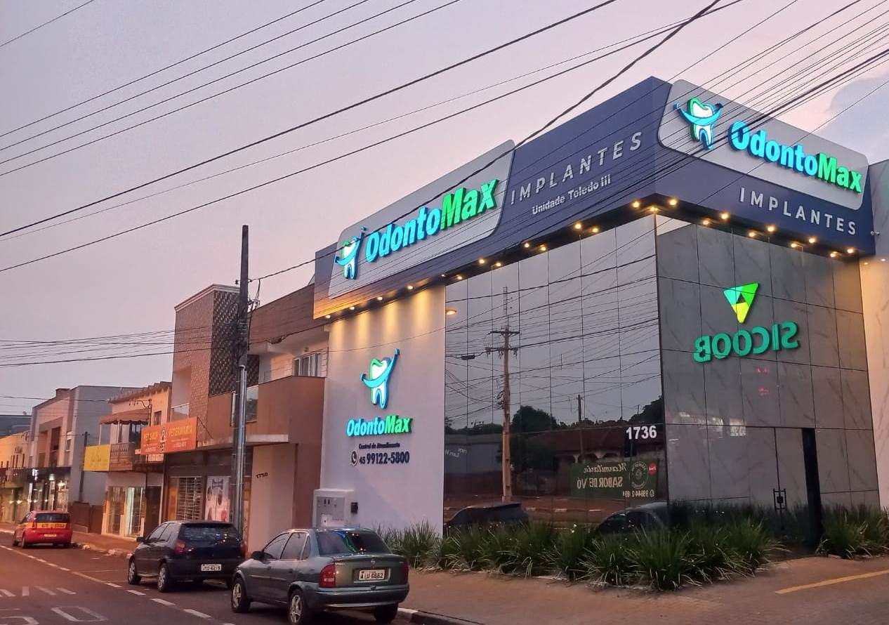 Fachada de uma unidade da OdontoMax Implantes 9