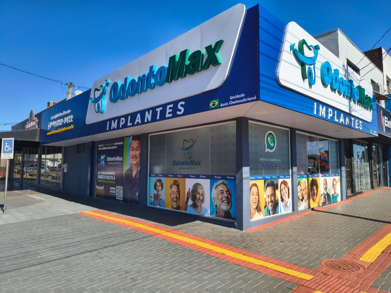 Fachada de uma unidade da OdontoMax Implantes 5
