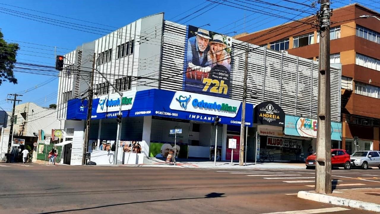 Fachada de uma unidade da OdontoMax Implantes 13